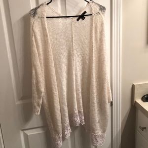 Beautiful knitted/lace cardigan - quarter sleeve